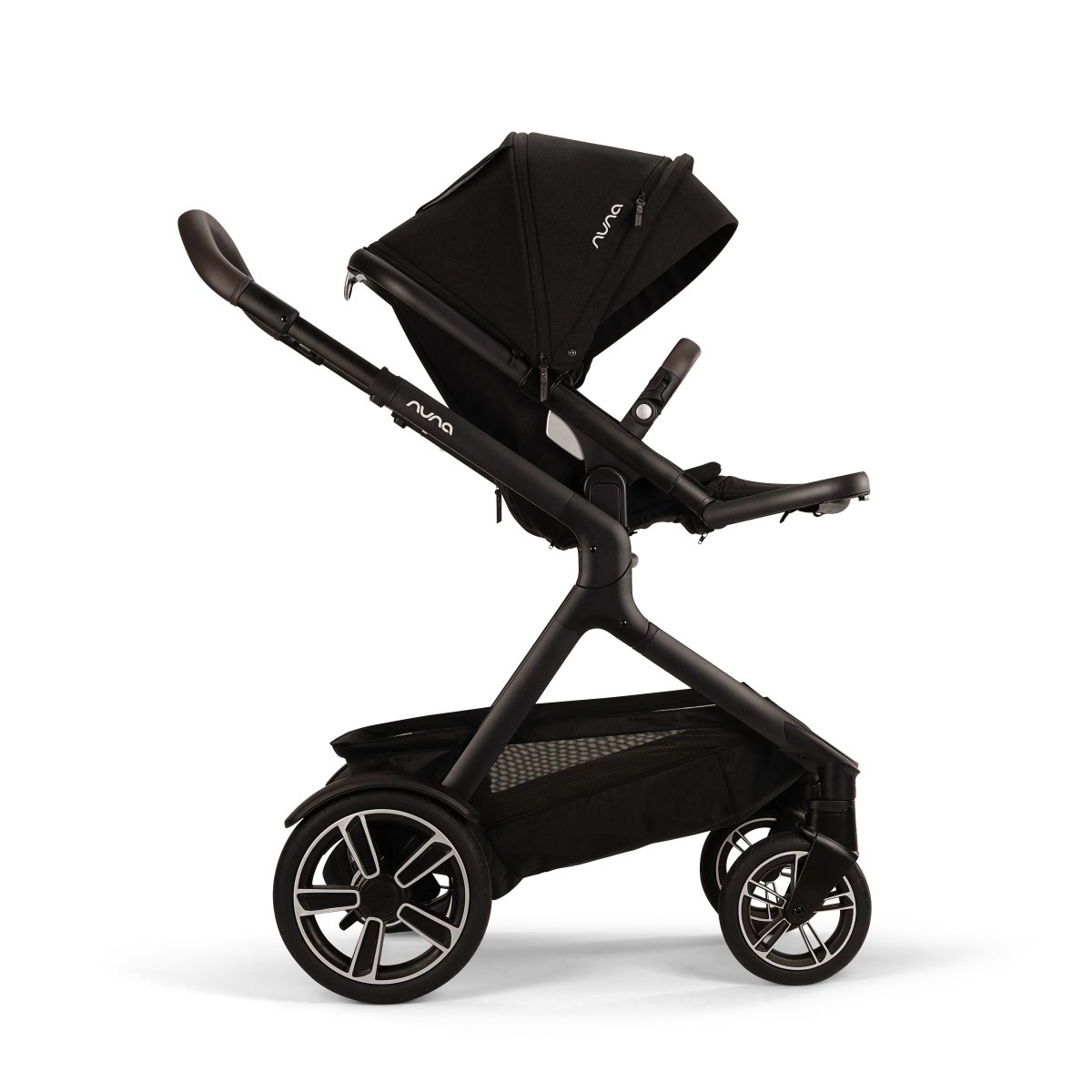 Carriola Demi Next Con Plataforma Y Accesorios Caviar (codigo anterior)